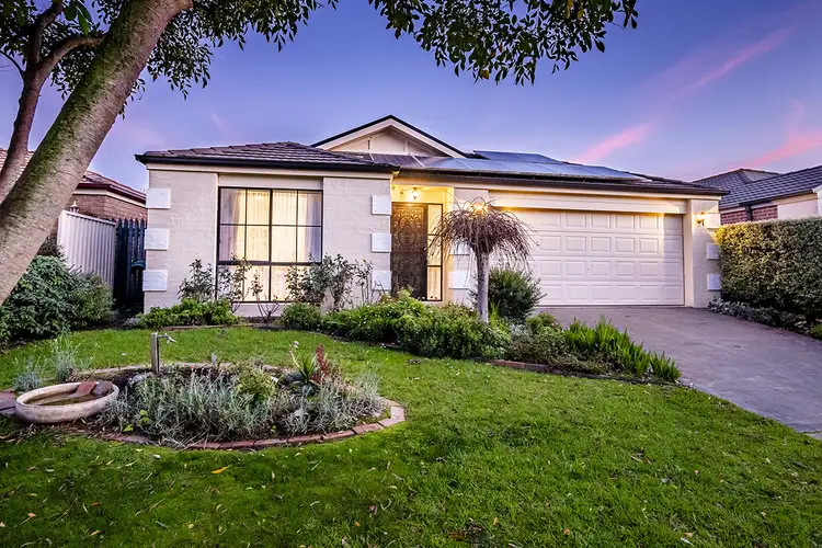 4 Oakmont Place, Cranbourne West VIC 3977