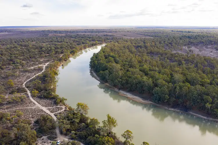 - Old Mail Road, Cullulleraine VIC 3496