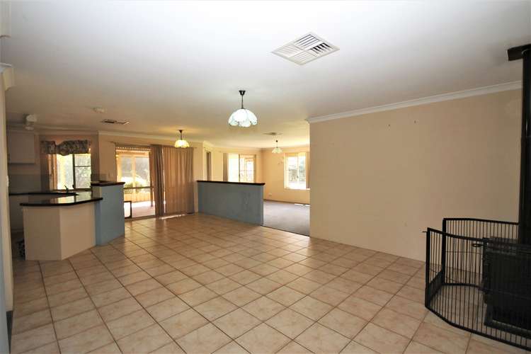 Fifth view of Homely house listing, 9 Estuarine Court, Leschenault WA 6233