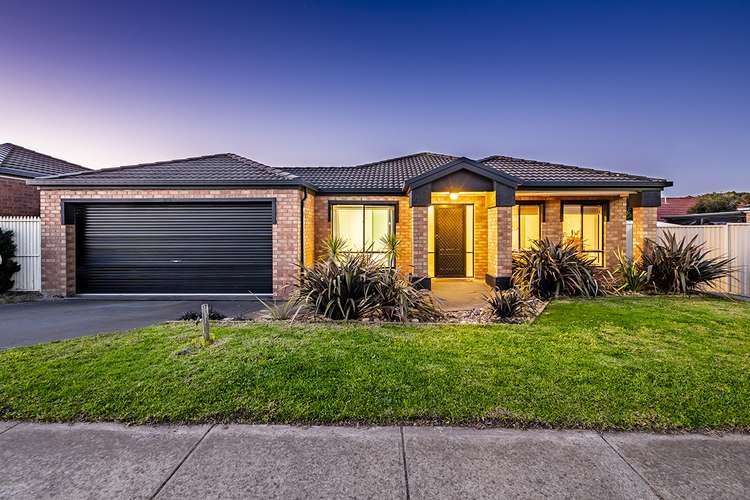 24 Gatehouse Parade, Cranbourne East VIC 3977