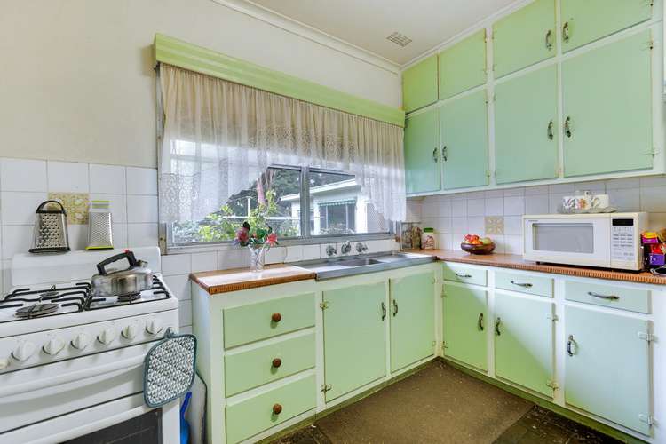 Fifth view of Homely house listing, 7 Blackbutt Court, Frankston North VIC 3200