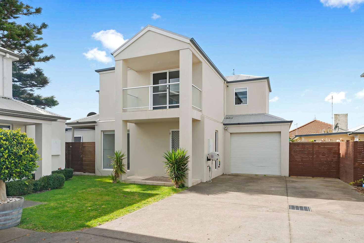 Main view of Homely house listing, 2 22 HUNTER STREET, Lakes Entrance VIC 3909