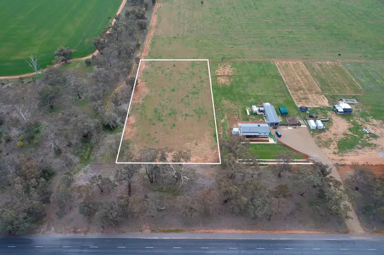 68 Broad Street, Old Junee NSW 2652