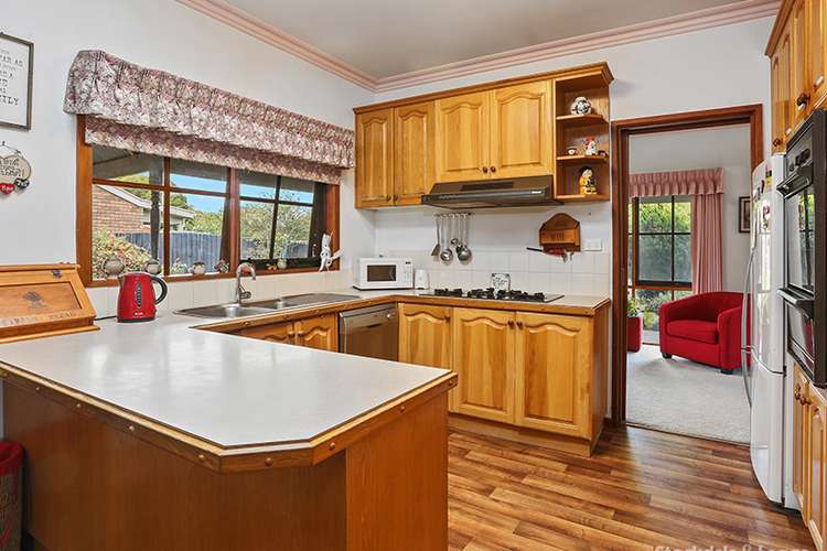 Fifth view of Homely house listing, 8 Camira Court, Grovedale VIC 3216