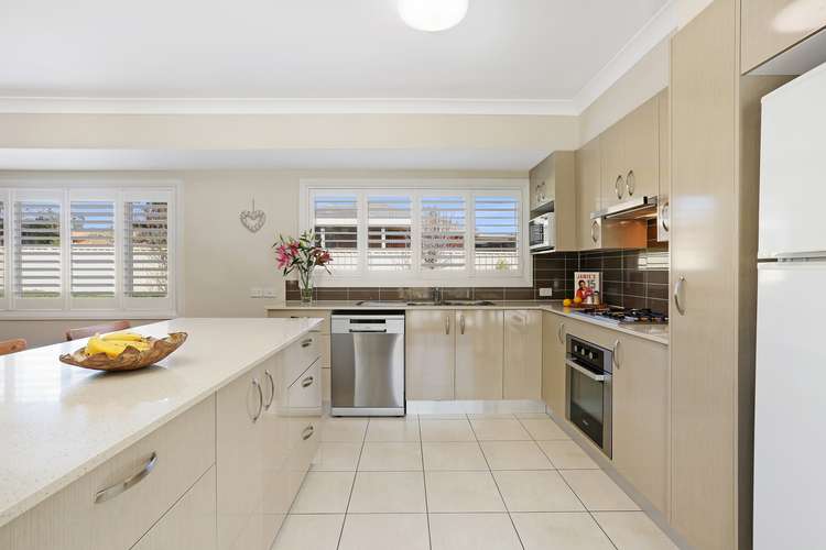 Main view of Homely villa listing, 1/118 Avondale Rd, Avondale NSW 2530