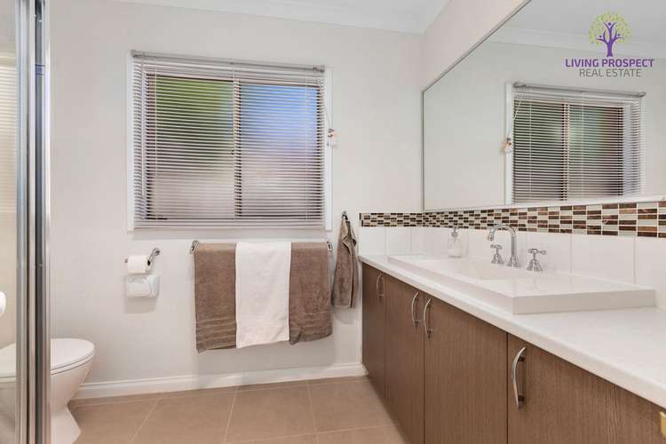 Fifth view of Homely house listing, 22 Willowgreen Way, Point Cook VIC 3030