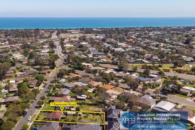 7 Raymond Rd, Seaford VIC 3198