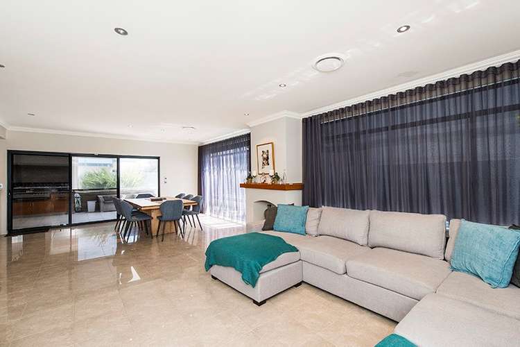 Fourth view of Homely house listing, 4 Hogg Avenue, Salter Point WA 6152