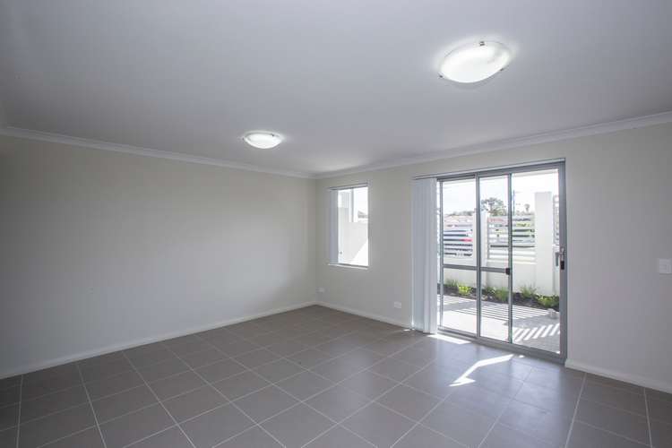 Sixth view of Homely apartment listing, 2/31 Stratton Street, Hamilton Hill WA 6163