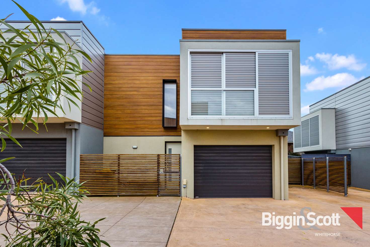 Main view of Homely townhouse listing, 2/55 Oriel Road, Ivanhoe VIC 3079
