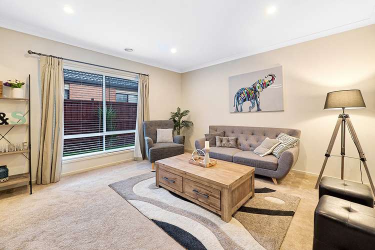 Fifth view of Homely house listing, 8 Wodalla Place, Lyndhurst VIC 3975