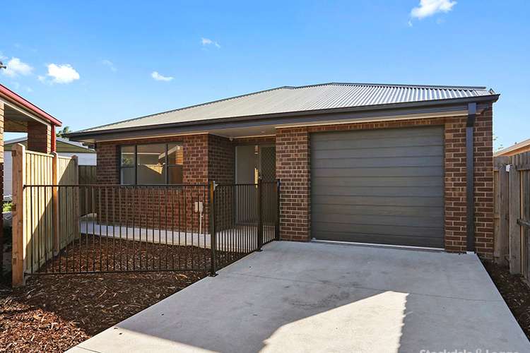 Main view of Homely townhouse listing, 2/7 Thrums Court, Hamlyn Heights VIC 3215