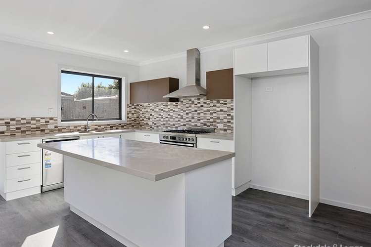 Sixth view of Homely townhouse listing, 2/7 Thrums Court, Hamlyn Heights VIC 3215