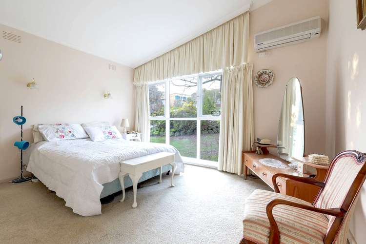 Fifth view of Homely house listing, 8 Simpson Drive, Mount Waverley VIC 3149