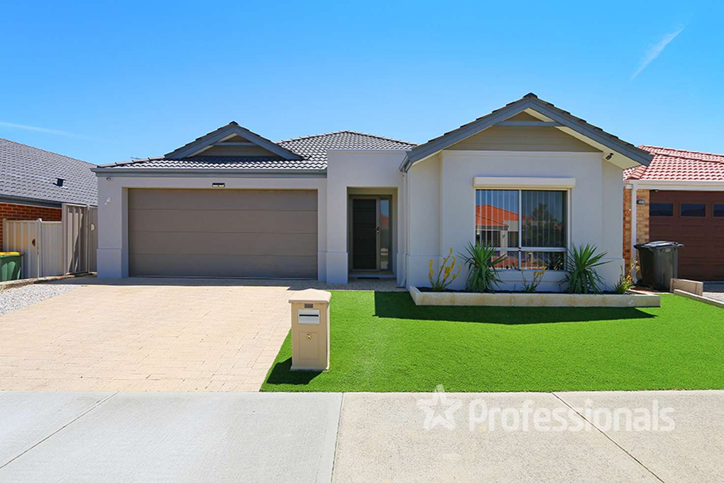 Main view of Homely house listing, 8 Northwood loop, Thornlie WA 6108