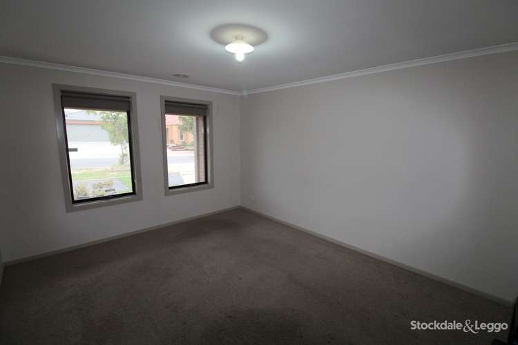 Second view of Homely house listing, 5 Murrumbidgee Street, Manor Lakes VIC 3024