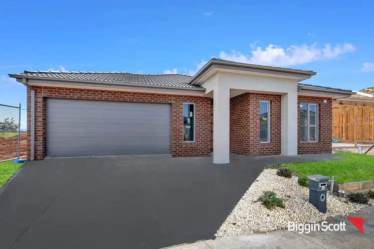 7 Leyana Crescent
