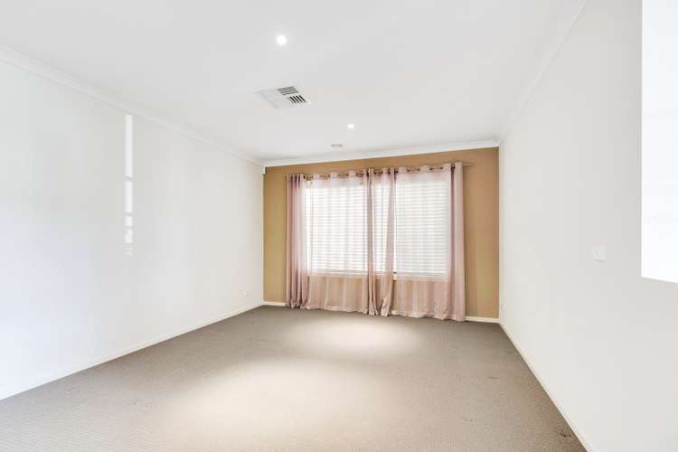 Fourth view of Homely house listing, 95 Bluemist Circuit, Lyndhurst VIC 3975