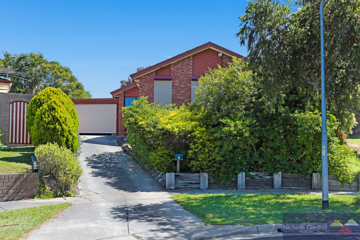 Main view of Homely house listing, 5 POOLE COURT, Endeavour Hills VIC 3802