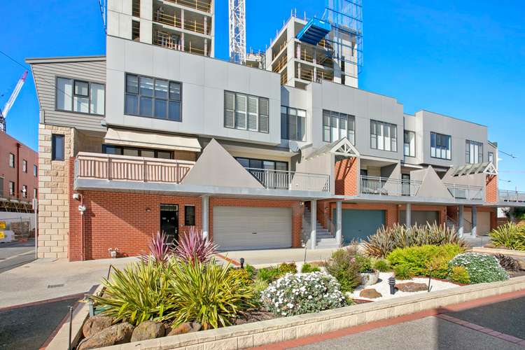Main view of Homely townhouse listing, 1/2-4 Lt Smythe Street, Geelong VIC 3220