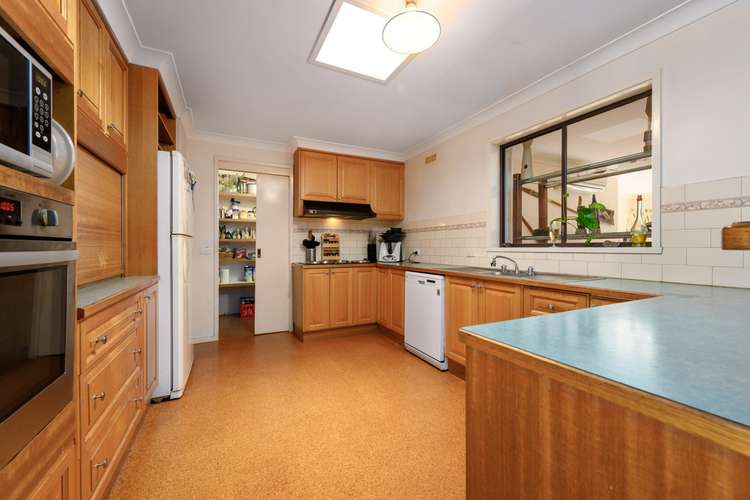 Second view of Homely house listing, 39 Barton Drive, Baranduda VIC 3691