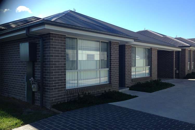 Main view of Homely townhouse listing, 1/60 York Street, Tahmoor NSW 2573