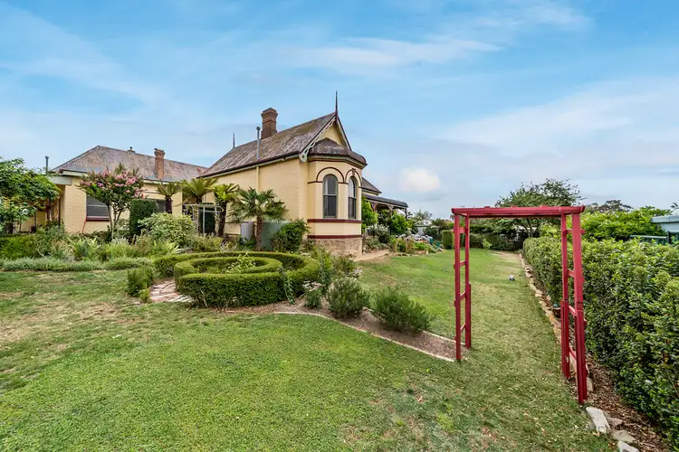 17 Hovell Street