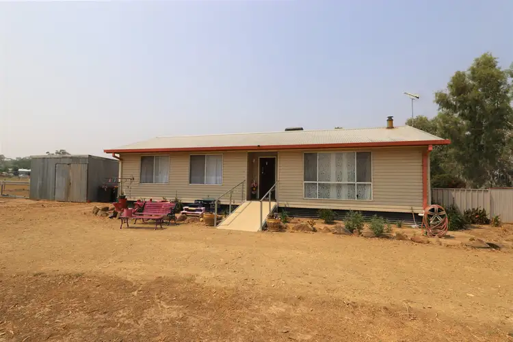 6 Jewnee Street, Wantabadgery NSW 2650