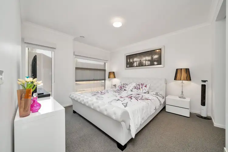 40 Fulham Crescent, Thornhill Park VIC 3335