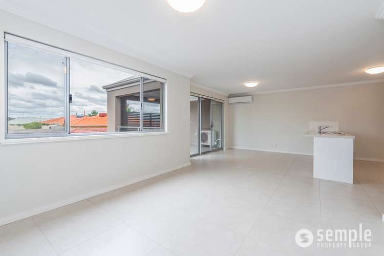 Second view of Homely house listing, 4/122 Rockingham Road, Hamilton Hill WA 6163