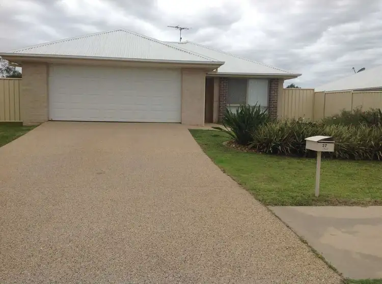 27 LAKESIDE DRIVE
