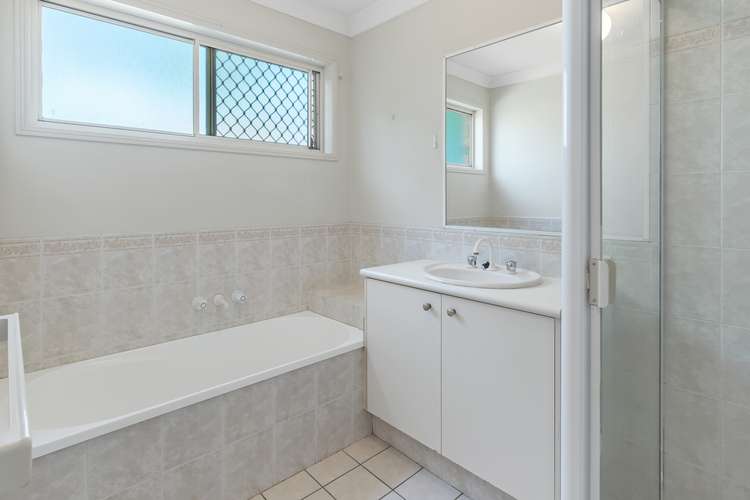 Fifth view of Homely semiDetached listing, 2/22 Cabot Court, Merrimac QLD 4226
