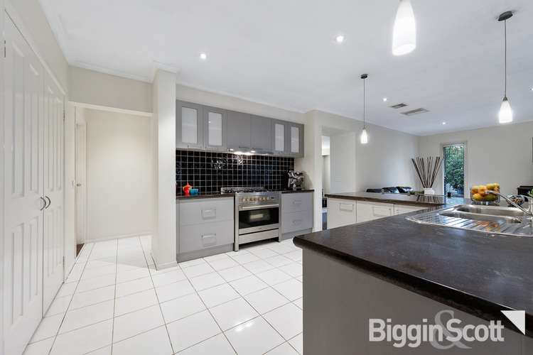 Sixth view of Homely house listing, 10 Trina Court, Keysborough VIC 3173