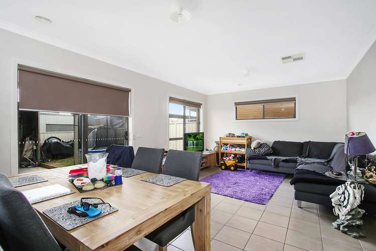 Third view of Homely house listing, 5 Macquarie Road, Wodonga VIC 3690