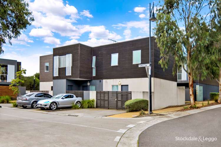 Main view of Homely townhouse listing, 2 Poinsettia Court, Bundoora VIC 3083