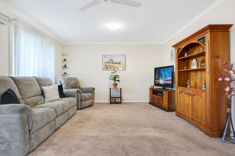Second view of Homely house listing, 8 Willow Crescent, Kanahooka NSW 2530