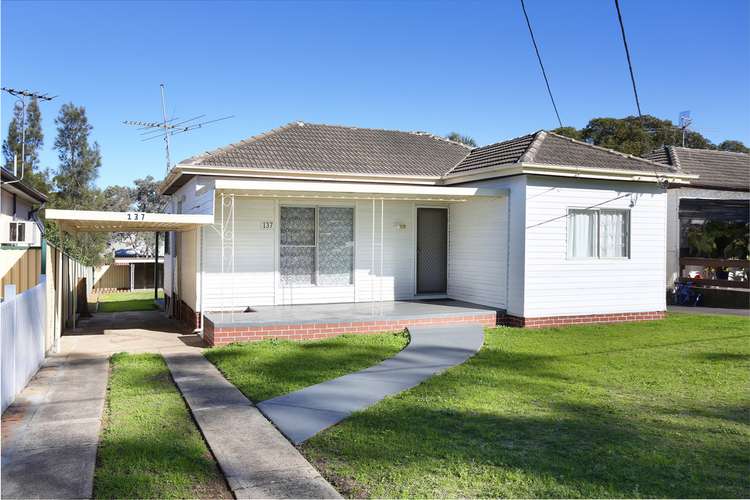 137 Orchardleigh St, Old Guildford NSW 2161