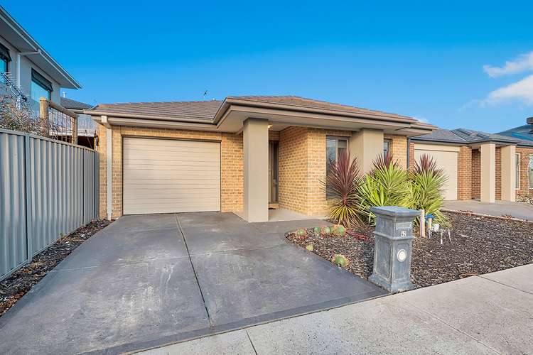 Main view of Homely house listing, 42 Yellow Robin Circuit, Cranbourne East VIC 3977