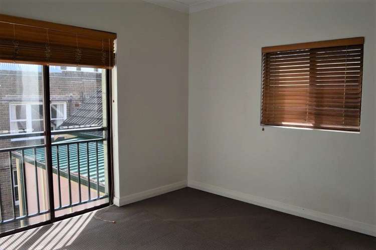 Third view of Homely apartment listing, 413/9 Greenknowe Avenue, Elizabeth Bay NSW 2011