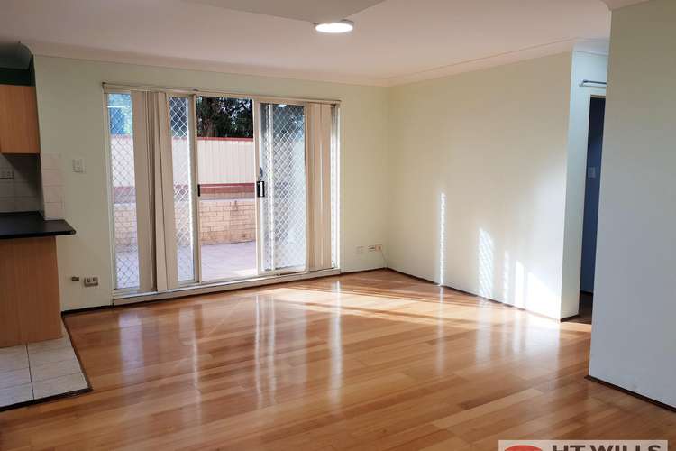Main view of Homely unit listing, 2/90 Gloucester Road, Hurstville NSW 2220