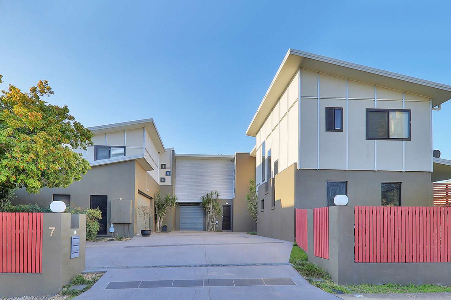 Main view of Homely townhouse listing, 1/7 Paragon St, Yeronga QLD 4104