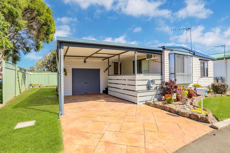 Main view of Homely house listing, 98 Lakeline Drive, Kanahooka NSW 2530