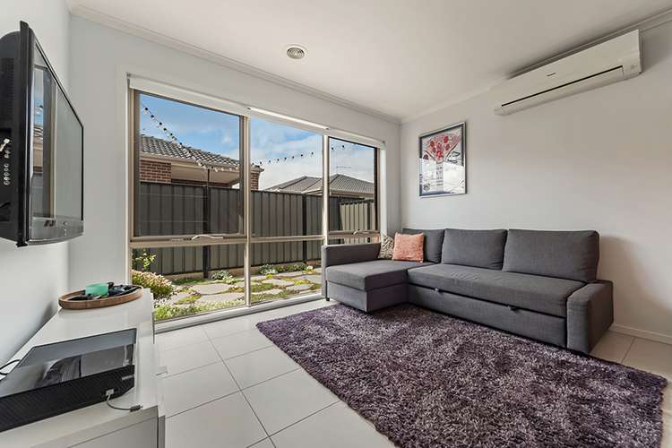 Fifth view of Homely house listing, 114 Bluebell Drive, Craigieburn VIC 3064