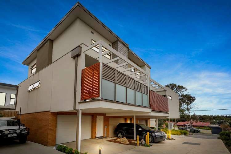 Main view of Homely townhouse listing, 2 Dover Close, Lilydale VIC 3140