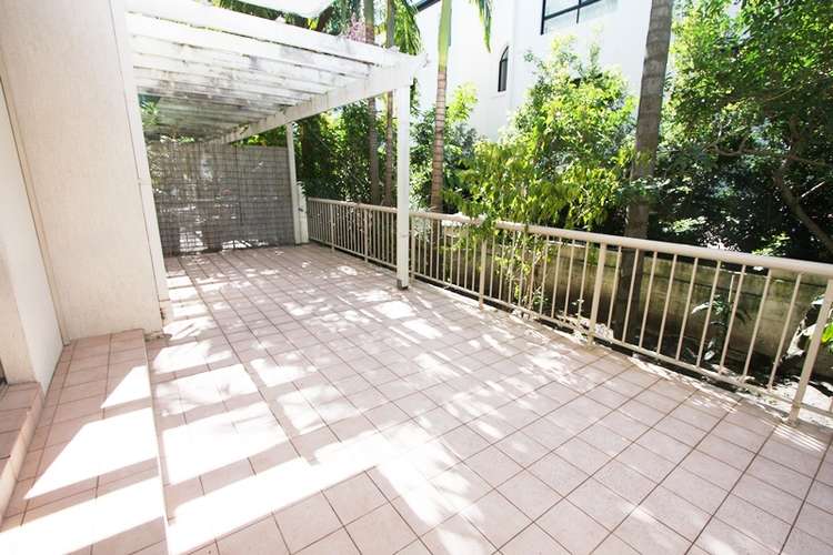 Main view of Homely unit listing, 2/3 Garden Street, Southport QLD 4215