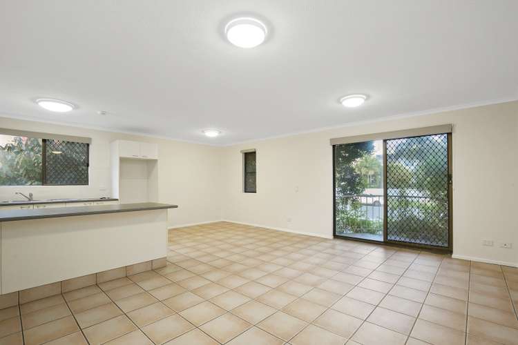 Fifth view of Homely apartment listing, 2/33 Chelsea Ave, Broadbeach QLD 4218