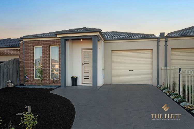 Second view of Homely house listing, 2/7 Harness Court, Truganina VIC 3029