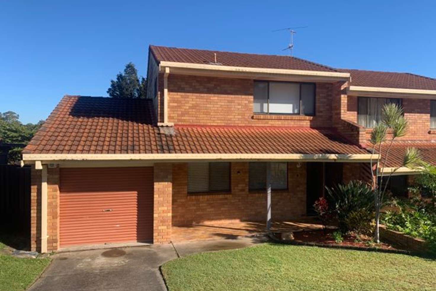 Main view of Homely semiDetached listing, 2/8 Corunna Crescent, Ashmore QLD 4214