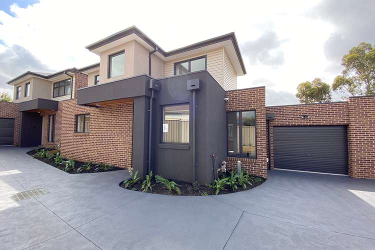 Main view of Homely house listing, 2/15 Waterside Close, Hoppers Crossing VIC 3029