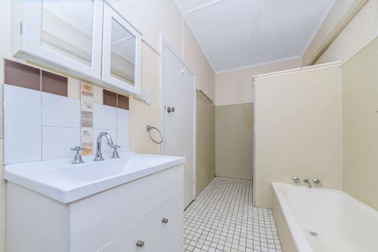 Fifth view of Homely house listing, 2/28 Ethel Street, Hyde Park QLD 4812